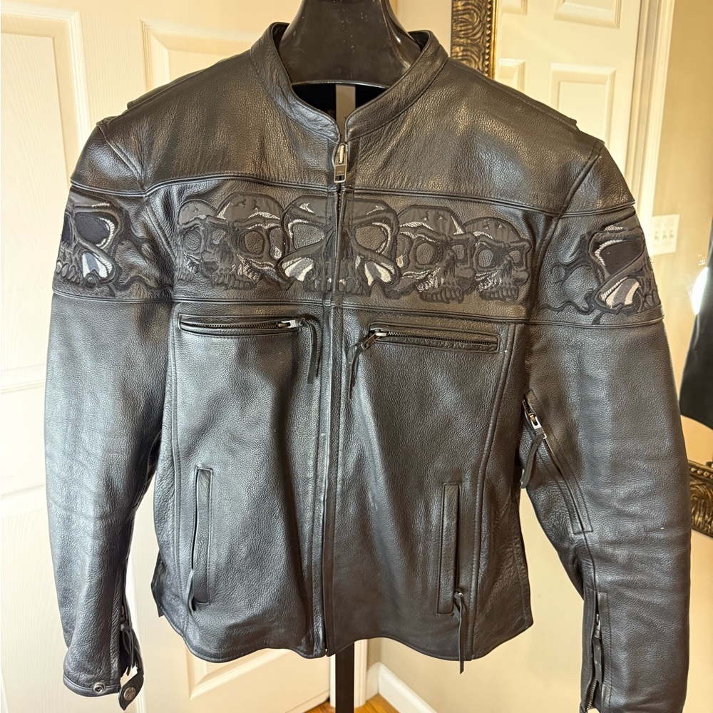 Men's Black Leather Motorcycle Jacket with Skull Design